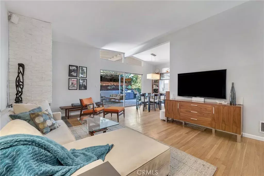 Encino, CA 91316,5607 Ostrom Avenue