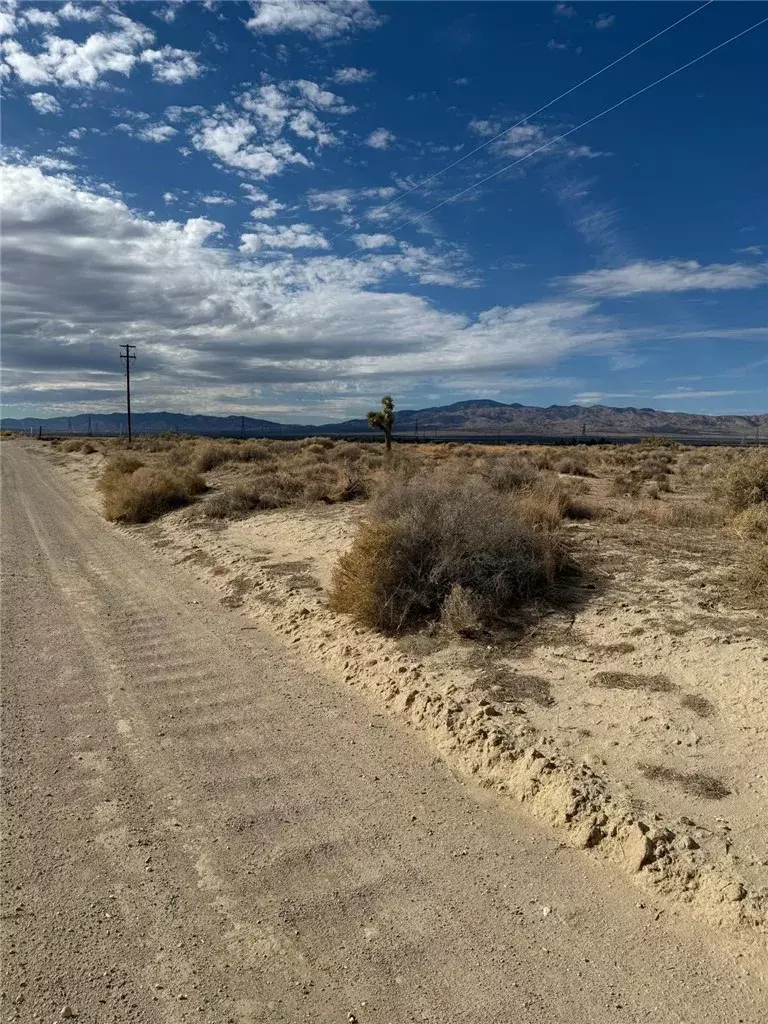 Rosamond, CA 93560,85 th Street W