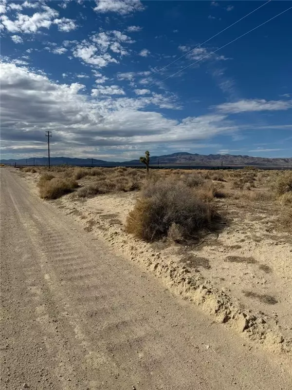 85 th Street W, Rosamond, CA 93560