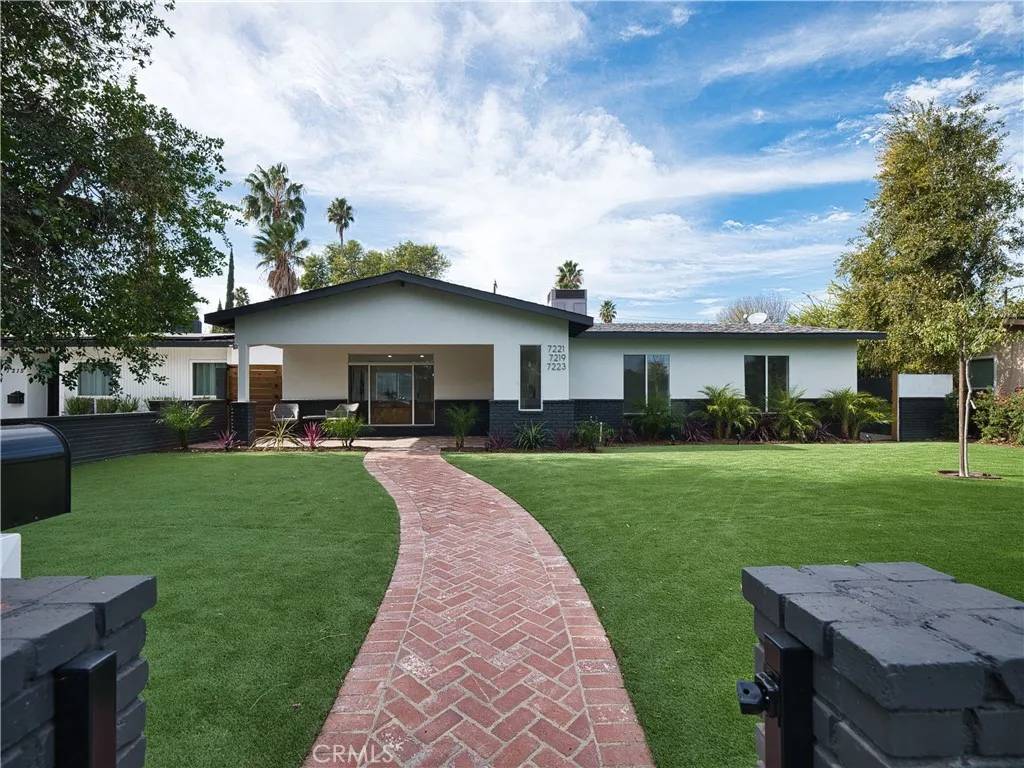 West Hills, CA 91307,7221 Fallbrook Avenue