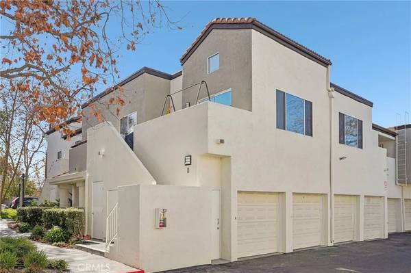 21358 Nandina Lane #201,  Newhall,  CA 91321
