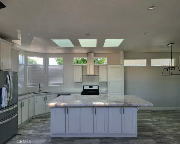 3 York, Northridge, CA 91324