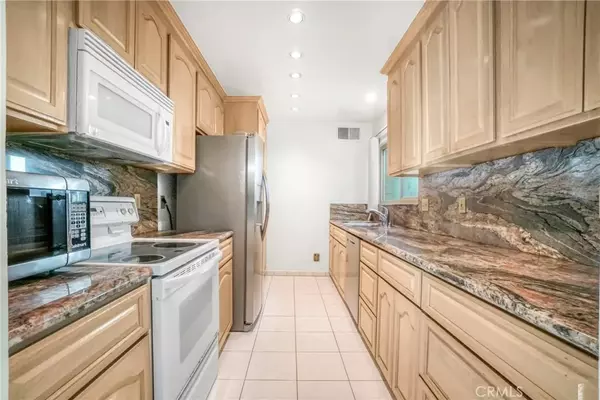 Calabasas, CA 91302,23643 Park Capri #38
