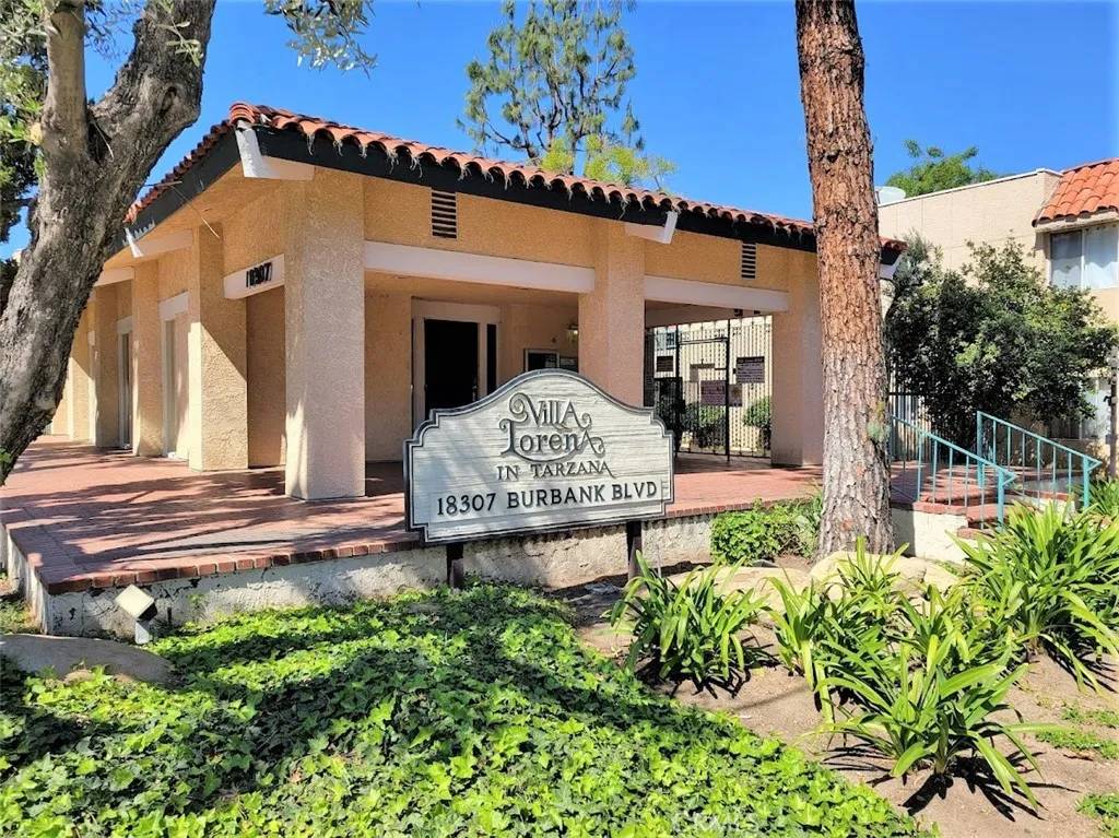 18307 Burbank Boulevard #14, Tarzana, CA 91356