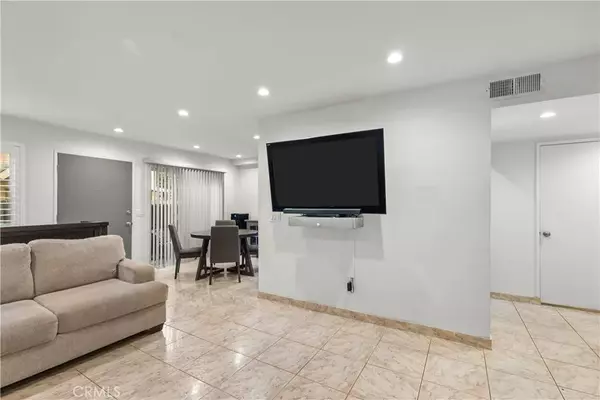 Panorama City, CA 91402,14265 Terra Bella Street #12
