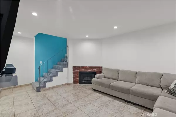 Panorama City, CA 91402,14265 Terra Bella Street #12