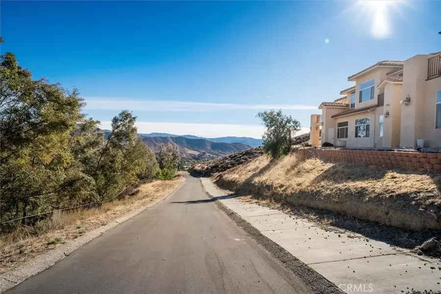 9455 Hierba Road, Agua Dulce, CA 91390