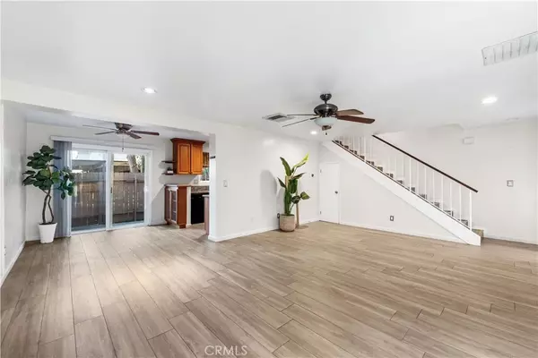 Northridge, CA 91325,17123 Roscoe Boulevard #5