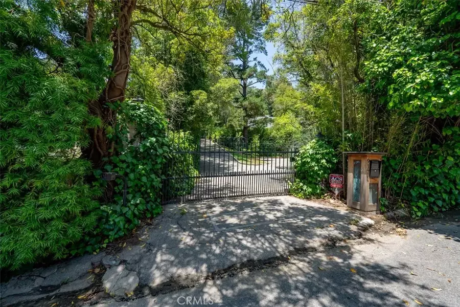 9171 Hazen Drive, Beverly Hills, CA 90210