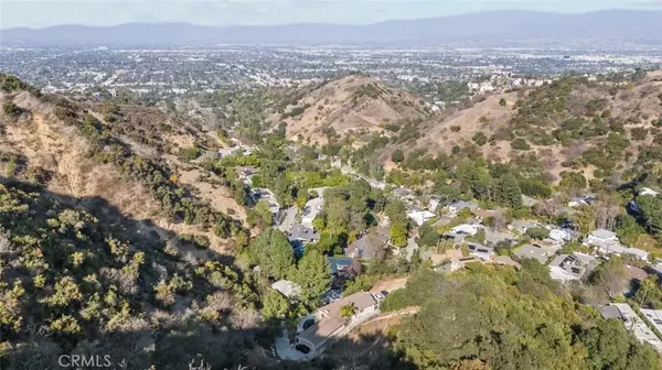 Sherman Oaks, CA 91423,3277 Longridge Terrace