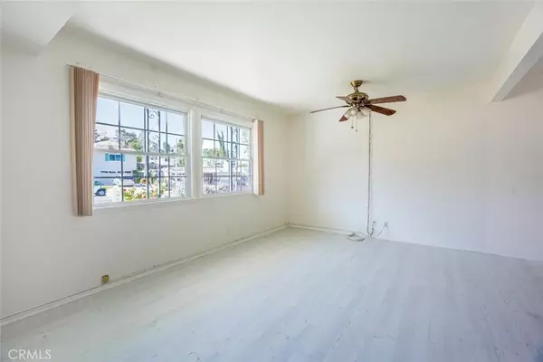 Newhall, CA 91321,26206 Whispering Leaves Drive