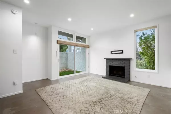 Studio City, CA 91604,11792 Moorpark Street #D