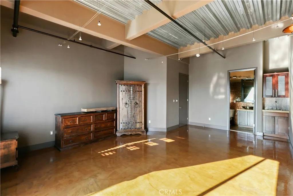 Los Angeles, CA 90013,312 W 5th Street #1204