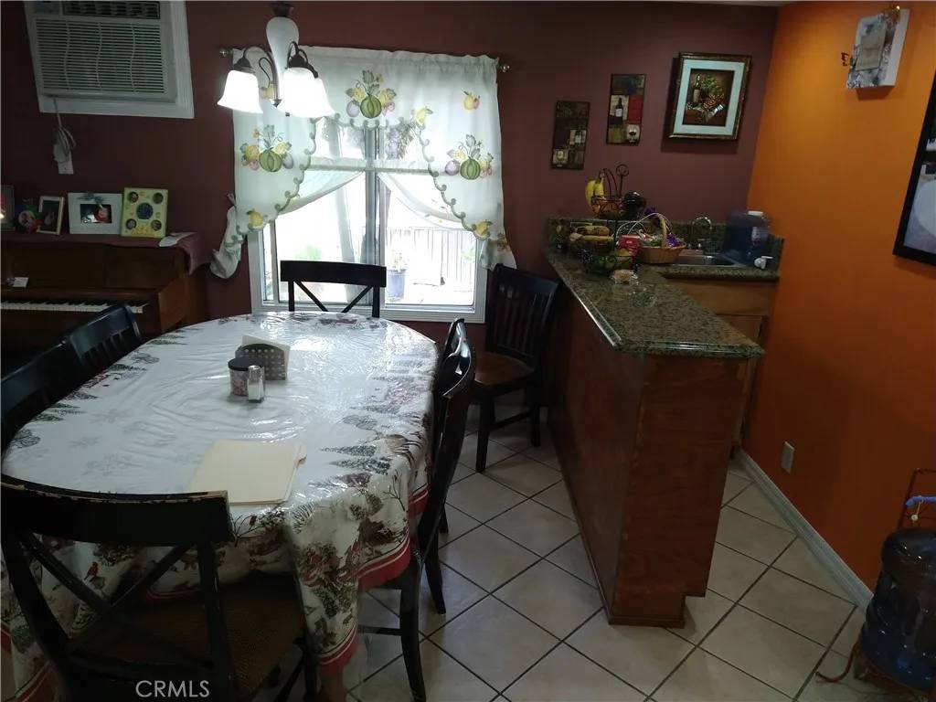 Newhall, CA 91321,23450 NEWHALL #111