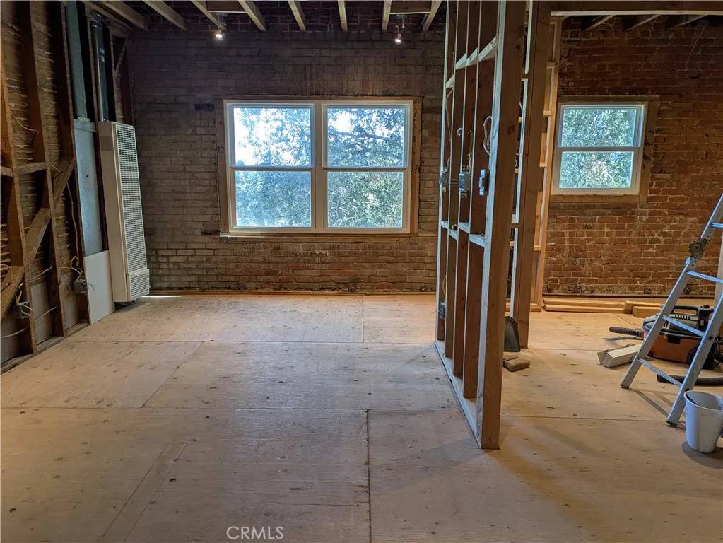 Long Beach, CA 90802,323 W 4th Street #407