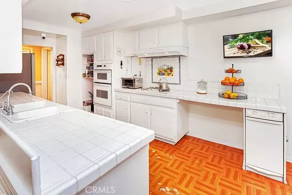 West Hills, CA 91304,22456 Roscoe Boulevard