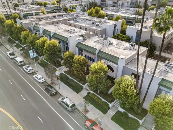 Encino, CA 91316,5365 White Oak Avenue #B