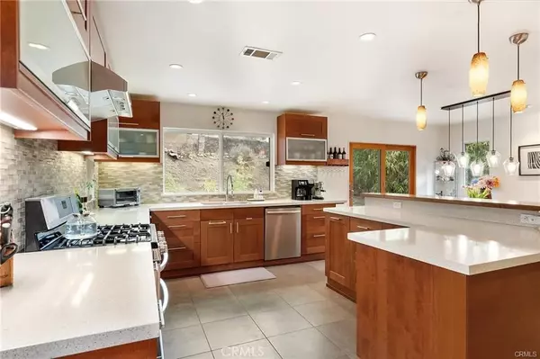 Topanga, CA 90290,21301 Bellini Drive