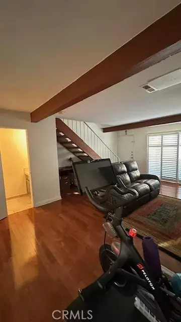 Inglewood, CA 90301,610 W Regent Street #4