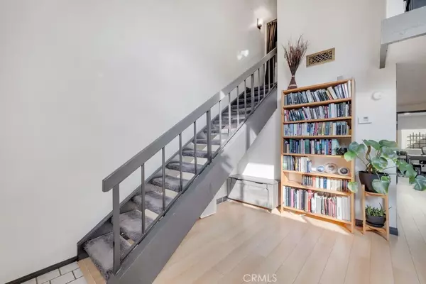 Van Nuys, CA 91406,6810 Forbes Avenue #9