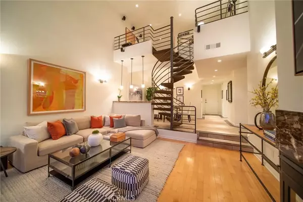 Encino, CA 91436,4557 HASKELL Avenue #301