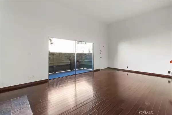 Panorama City, CA 91402,8933 Willis Avenue #13