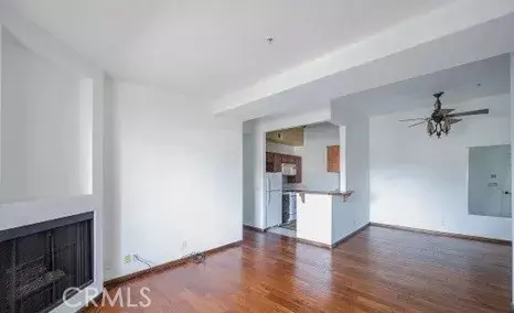 Van Nuys, CA 91406,15455 Sherman Way #18