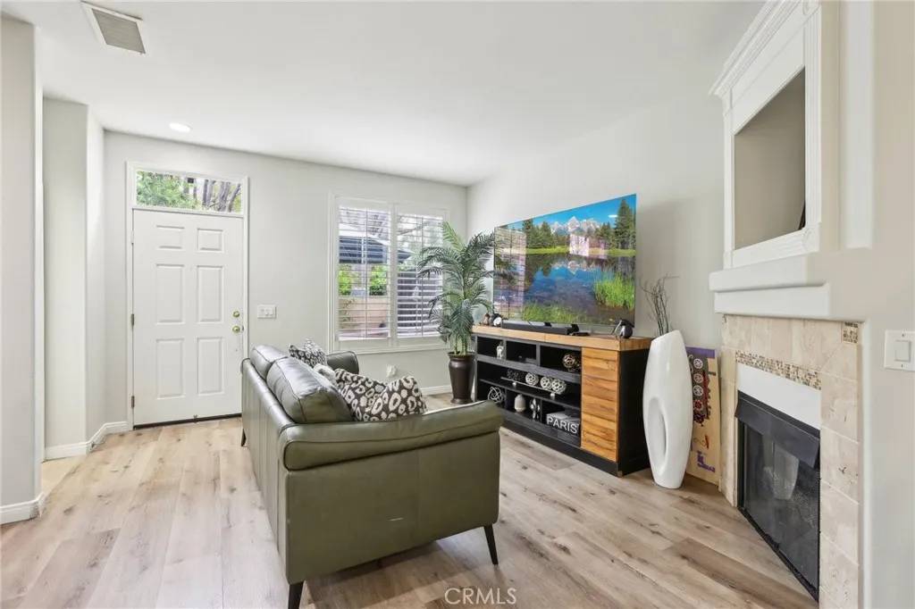 25781 Perlman Place #B, Stevenson Ranch, CA 91381