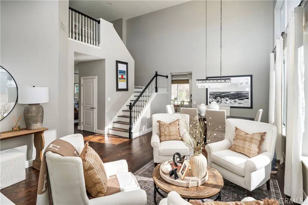 Valencia, CA 91354,27644 Yardley Way