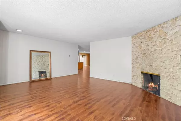 Burbank, CA 91501,723 E Tujunga Avenue