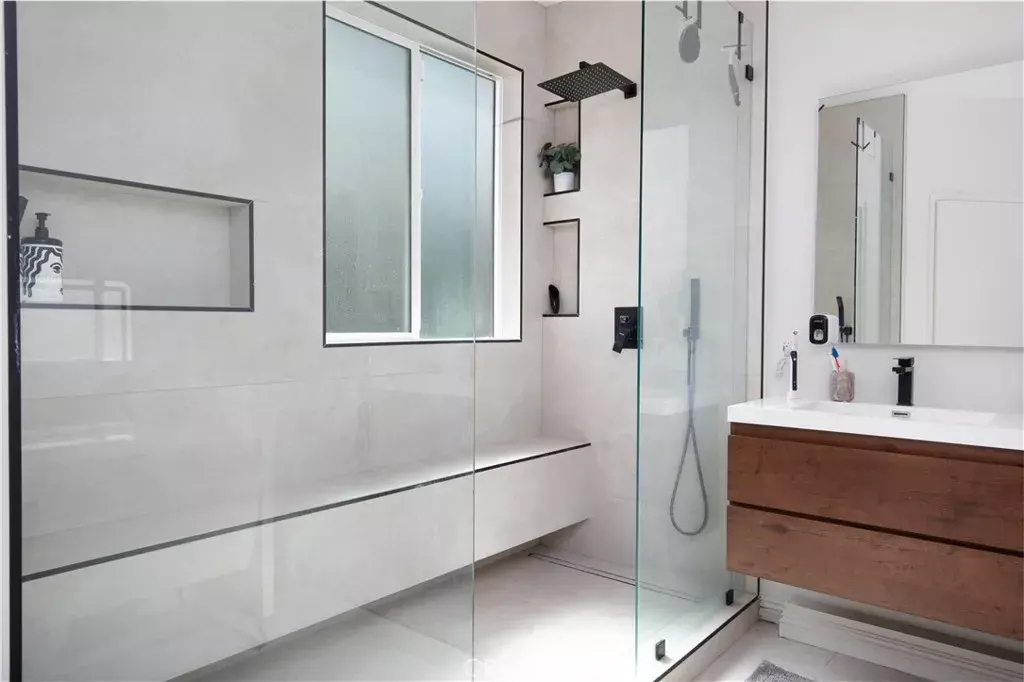 Lancaster, CA 93534,1258 W Avenue H6