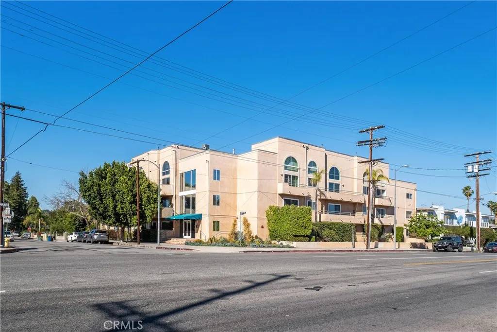 5604 Rhodes Avenue #312, Valley Village, CA 91607