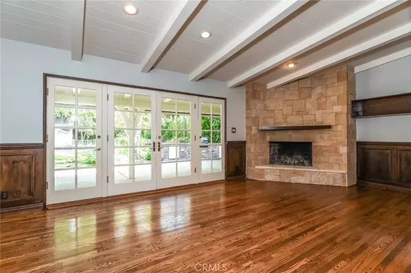 Encino, CA 91436,4200 Hayvenhurst Avenue