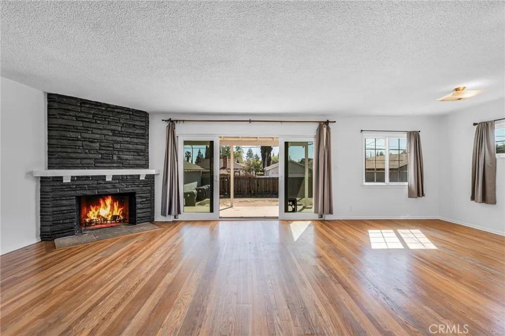 Granada Hills, CA 91344,16228 San Fernando Mission Boulevard