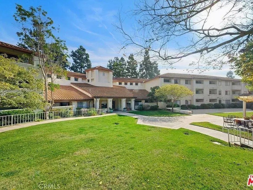 Pacific Palisades, CA 90272,501 Palisades Drive #314