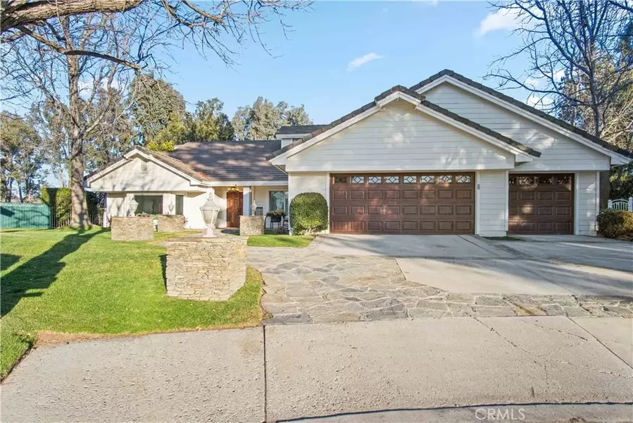 25166 Barnhill Road, Saugus, CA 91350