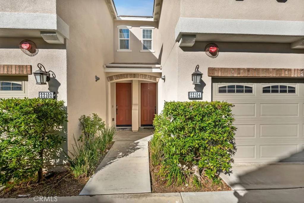 Saugus, CA 91350,22104 Barrington Way