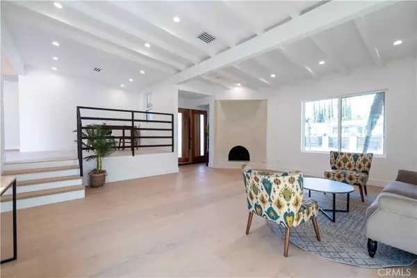 Valley Glen, CA 91401,13010 Aetna Street