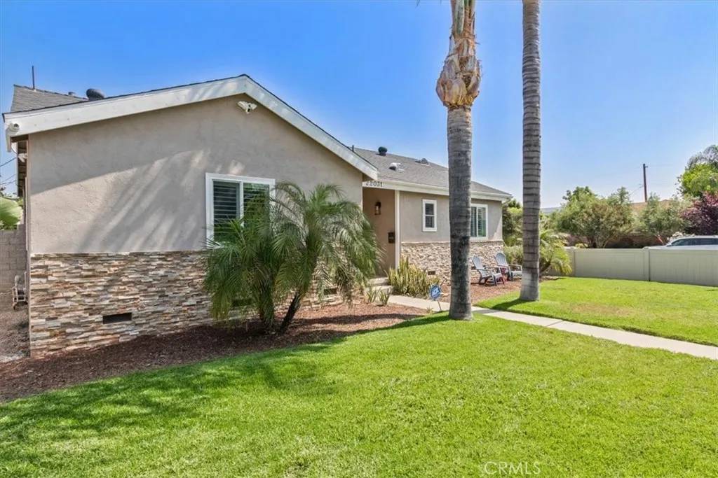 Woodland Hills, CA 91303,22031 Gilmore Street