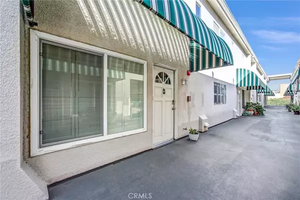 8834 Burnet Avenue #5, North Hills, CA 91343
