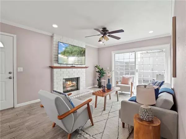 Newhall, CA 91321,24259 La Glorita Cir