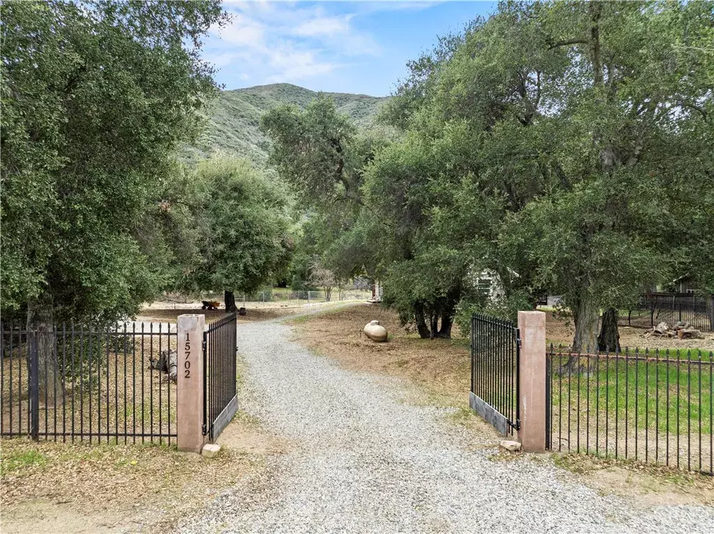 Green Valley, CA 91390,15702 Spunky Canyon Road