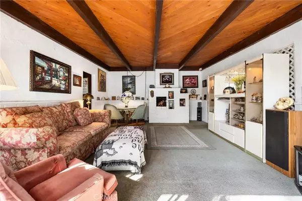 Lake Balboa, CA 91406,15744 Gault Street