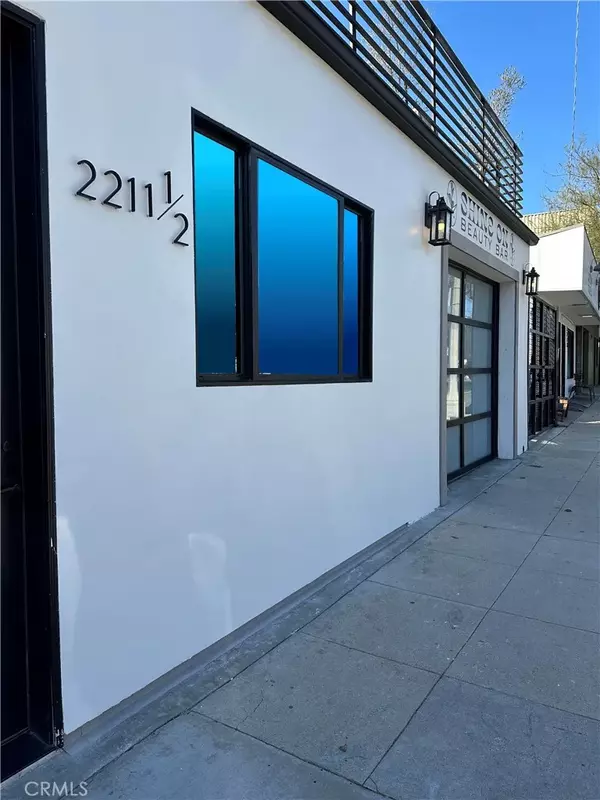 Los Angeles, CA 90027,2211 Hyperion Avenue