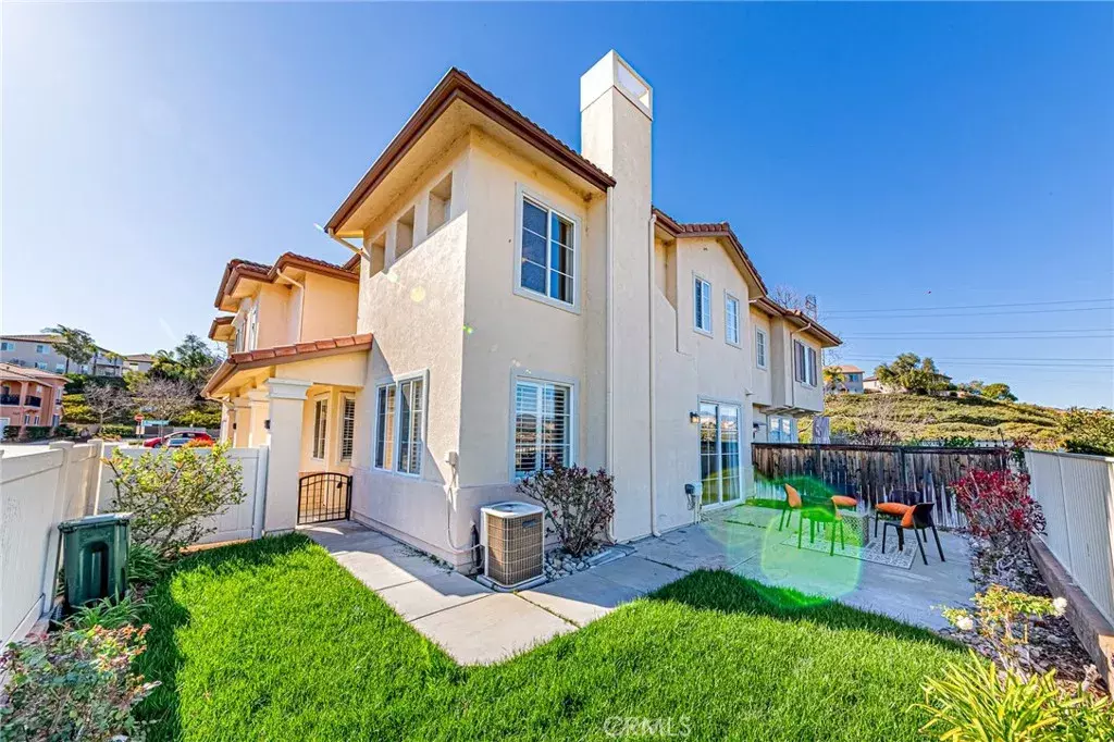 Valencia, CA 91354,28054 Gladiolus Place #115