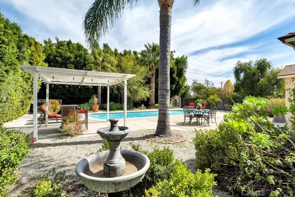 Lake Balboa, CA 91406,6942 Petit Avenue