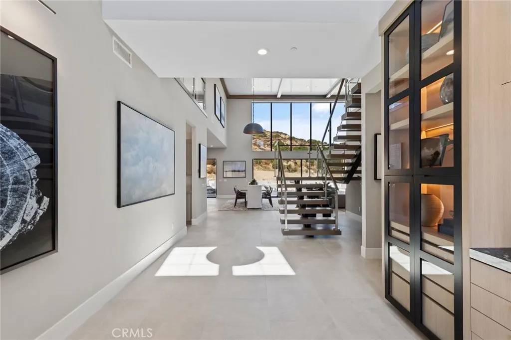 Chatsworth, CA 91311,9522 N Andora Avenue