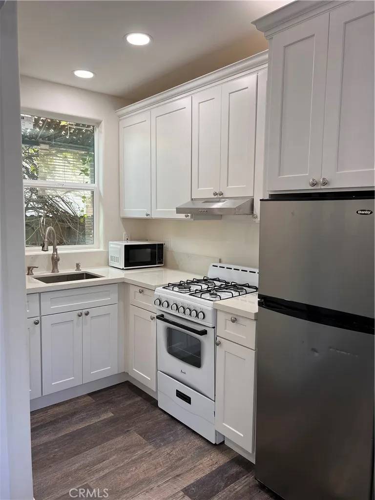 Los Angeles, CA 90046,2515 Crest View Drive #ADU 1