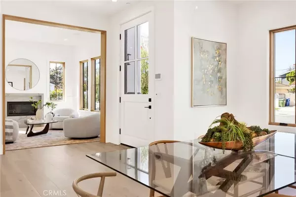 Valley Village, CA 91607,5018 Rhodes