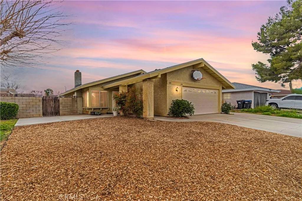 828 Landsford Street, Lancaster, CA 93535